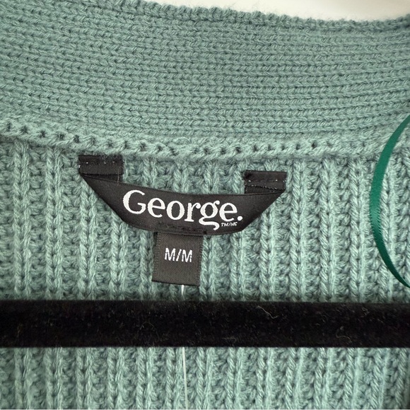 GEORGE | V-neck cable knit cardigan - Picture 2 of 8